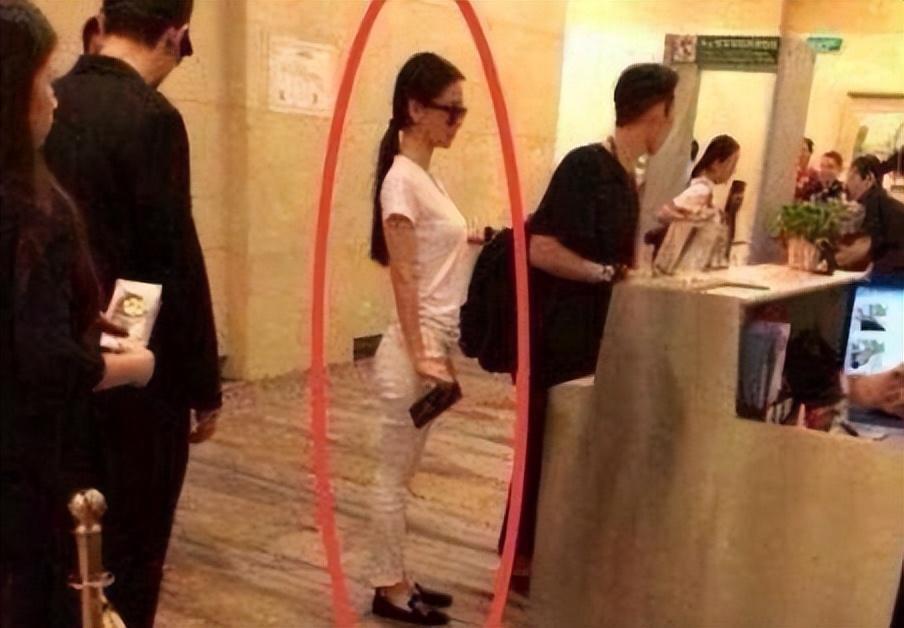 翘臀女明星，星光下的时尚标志与影响力，展现迷人风采
