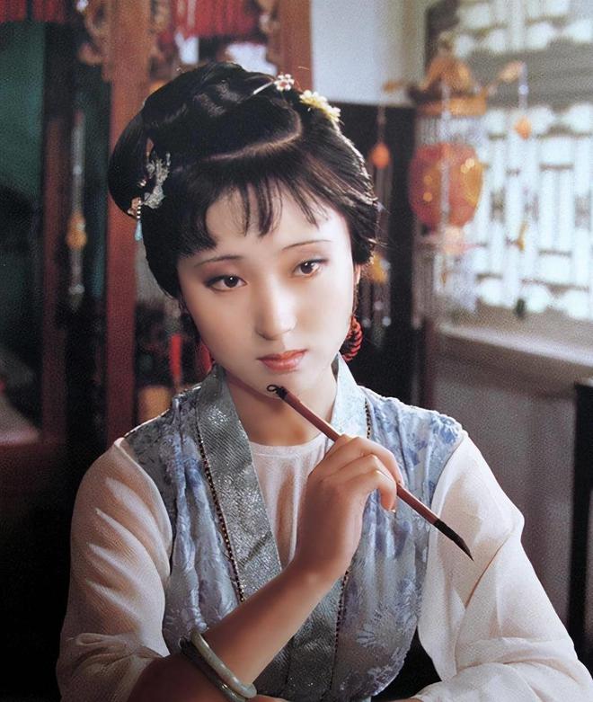 林黛玉扮演者的历程，演员深度解析