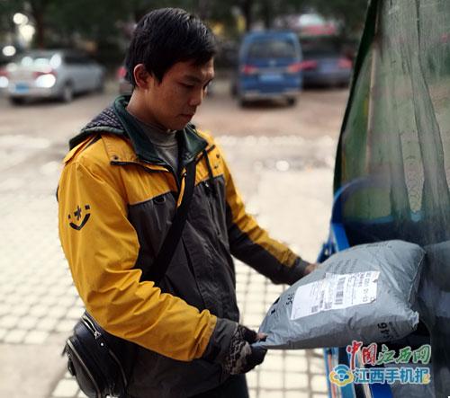 如何成为出色快递配送员，最新步骤指南与技巧分享